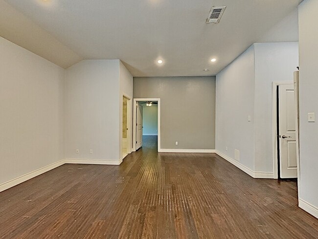 Photo - 1414 Record Crossing Rd Unit #B