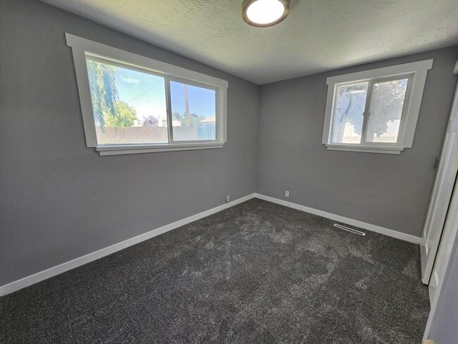 Photo - 190 W 2050 N