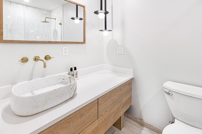 Photo - 2798 NE 2nd Ave