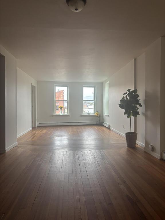 Photo - 4 S Central Ave