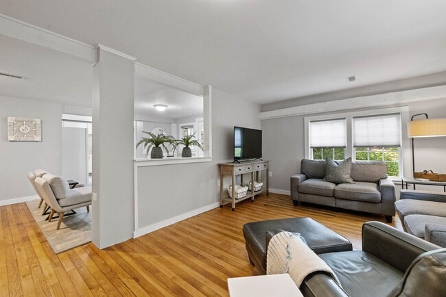 Building Photo - 31 Water St