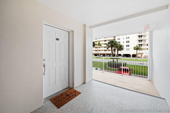 Photo - 1050 Hillsboro Mile Unit 203w