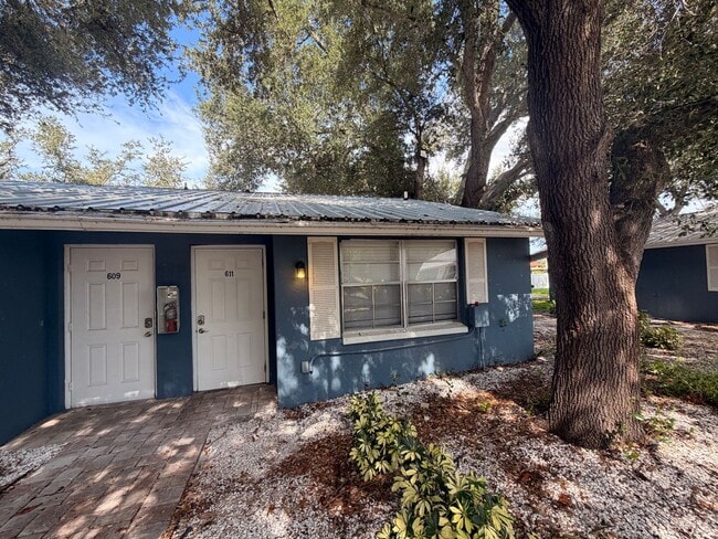 Photo - 611 Osceola Rd