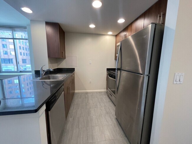 Photo - 176 Johnson St Unit PH15