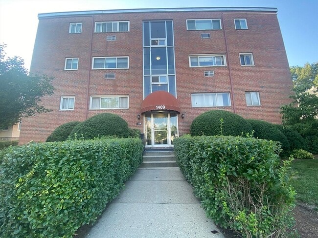 Building Photo - 1409 River St Unit 7