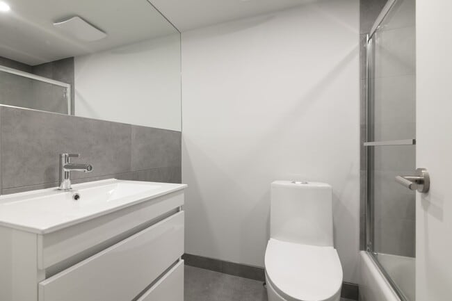 Photo - 1975 Maisonneuve Blvd W Unit 710