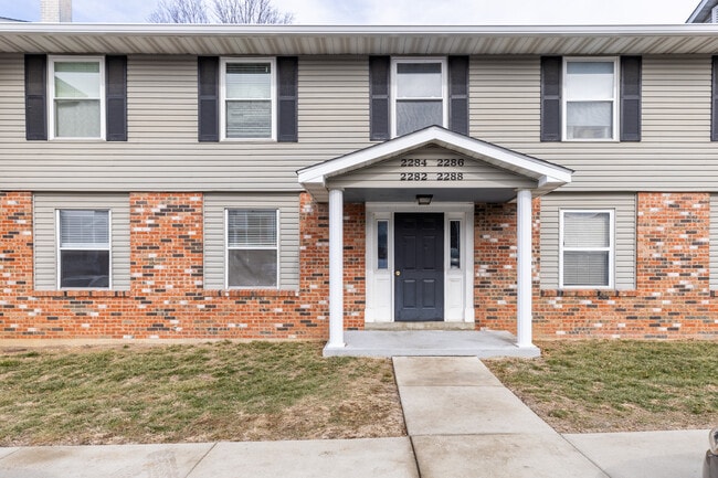 Building Photo - 2282 Highland Hill Dr Unit 2282 Highland Hill Dr