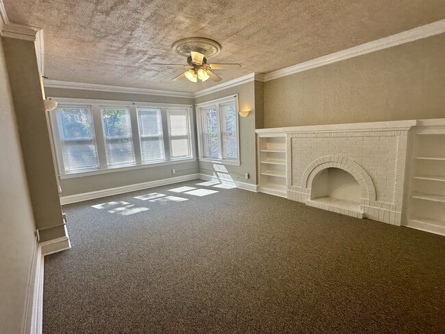 Photo - 6327 N Oakley Ave Unit 1