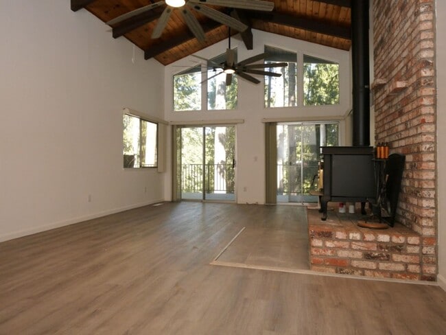 Photo - 27125 Lake Dr