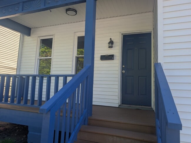 Photo - 502 Marion St