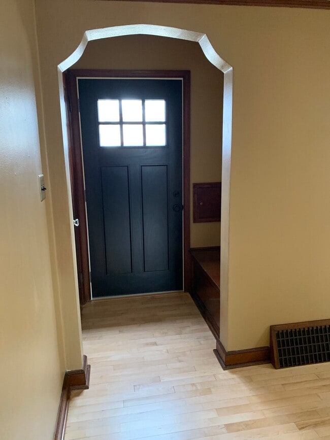 Photo - 1915 N Alvin St