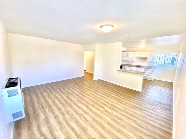 Photo - 1530 Locust Ave Unit B