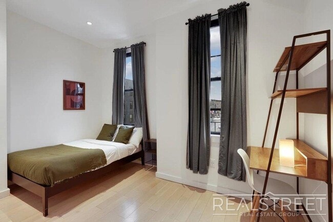 Photo - Spacious Bushwick 6BR with Open Kitchen, Laundry & Roof Deck Unit 3