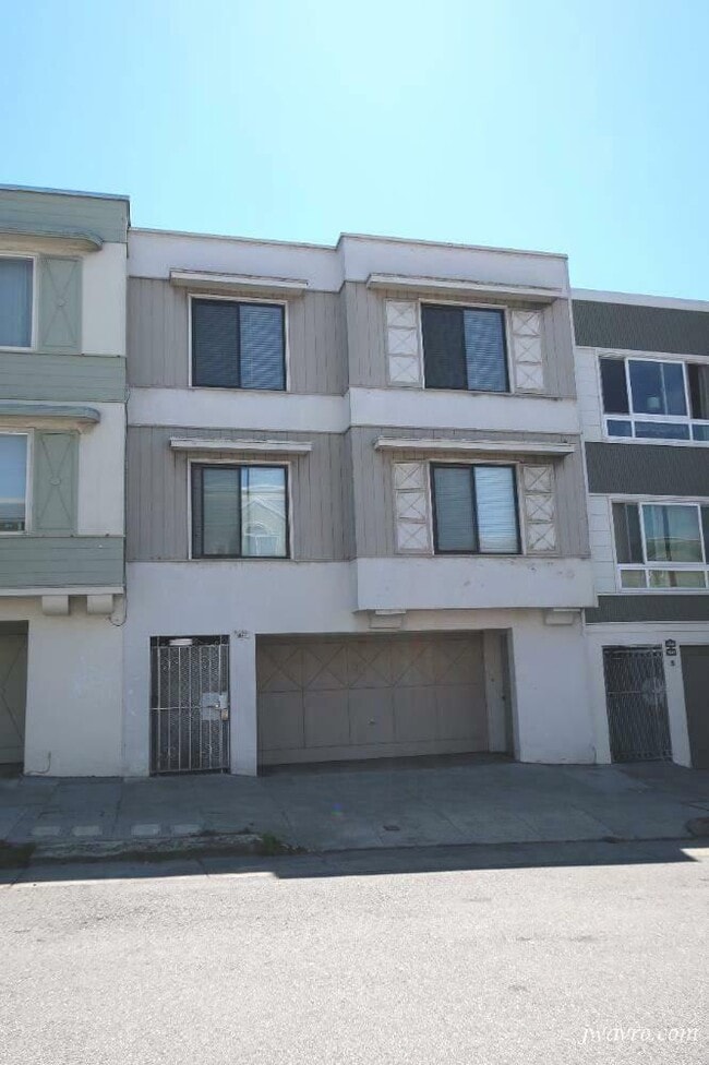 Building Photo - 1535 Irving St Unit 3 Rental