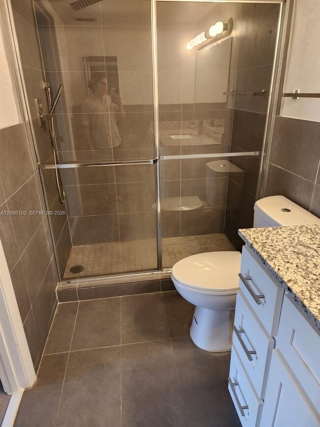 Photo - 2445 SW 18th Terrace Unidad 711