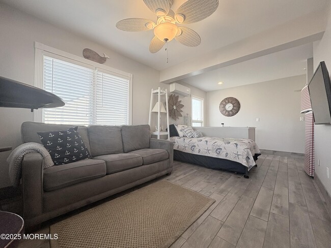 Photo - 1203 Walter Blvd