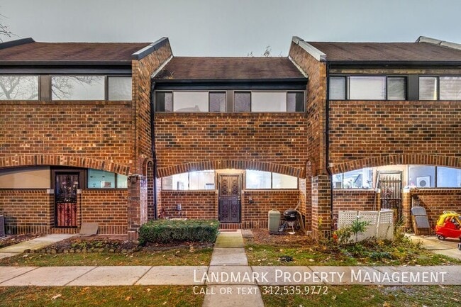 Building Photo - 824 S May St Unit B