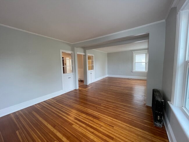 Building Photo - 1544 Union St Unit 2