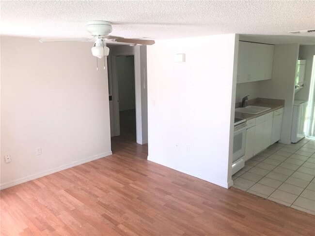 Photo - 1323 54th Ave E
