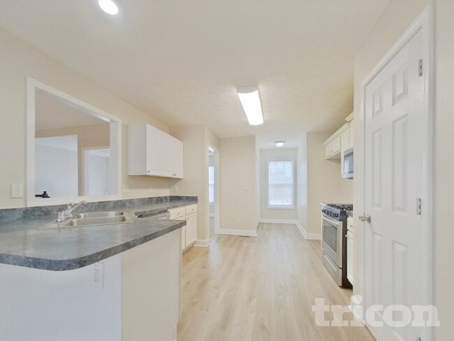 Photo - 718 Creekridge Ct