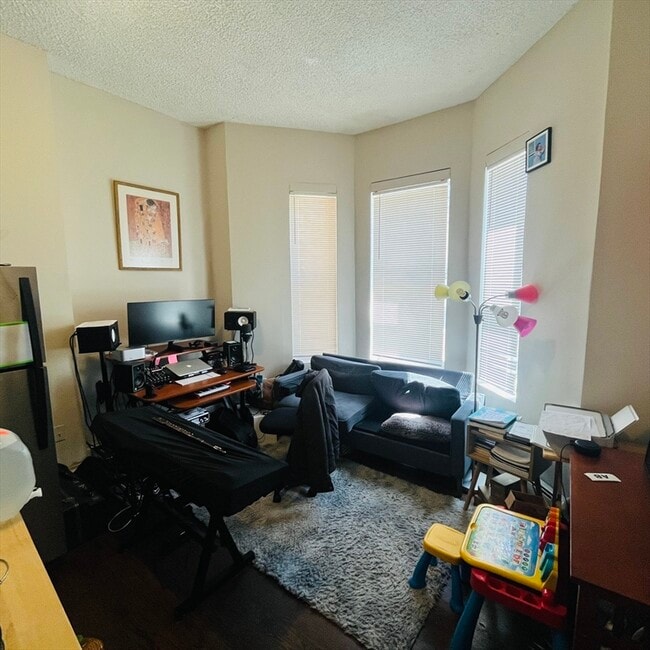 Photo - 2989 Washington St Unit 2