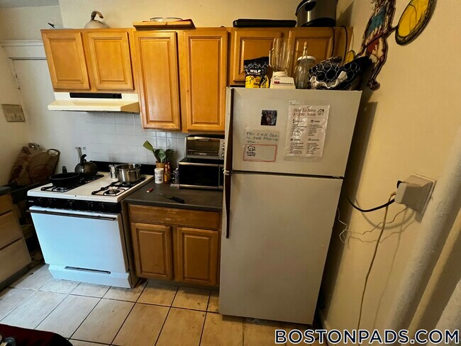 Photo - 248 Kelton St Unit 4
