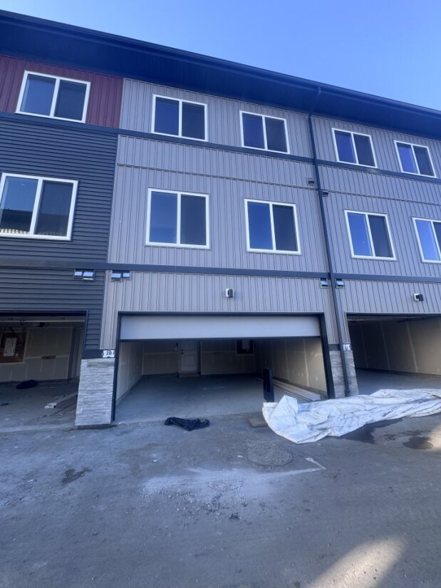 Photo - 18120-18128 28 Ave SW