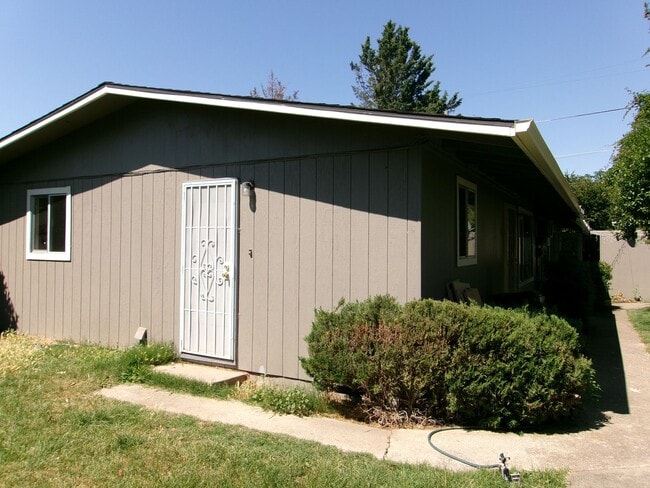 Building Photo - Bessie Unit 317