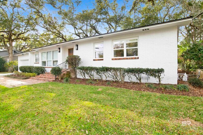 Photo - 380 S Church St