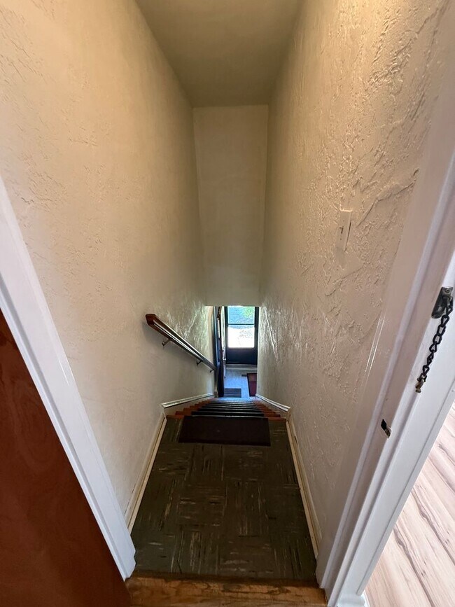 Photo - 324 Levick St Unidad 2nd Floor