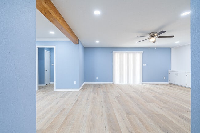 Photo - 707 Norwood Ln