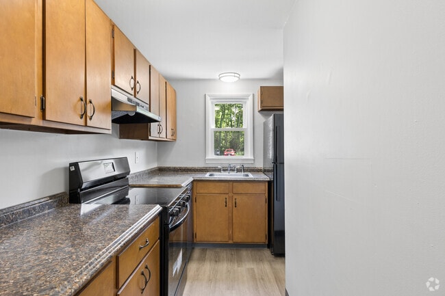 2BR, 1.5BA - 1,100SF - Kitchen
