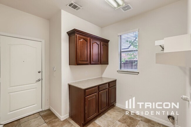 Photo - 8698 Fisher Dr