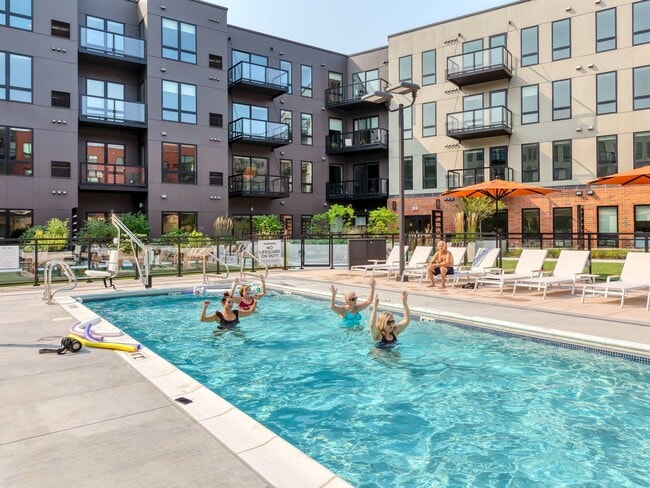 Avidor Glenview 55+ Active Adult Apartment Homes