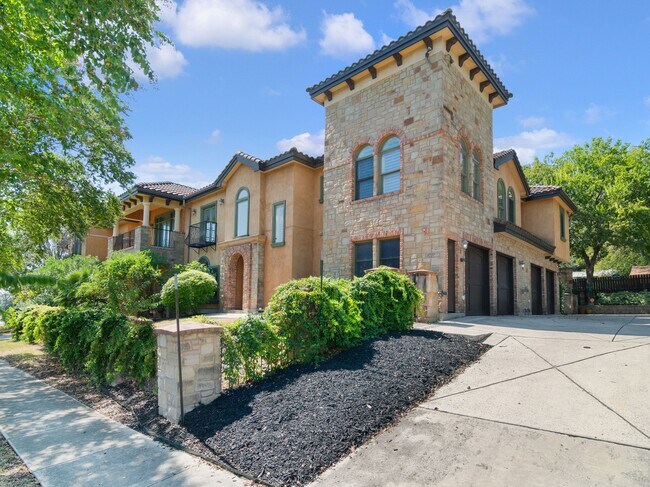 Building Photo - 123 Eaton St