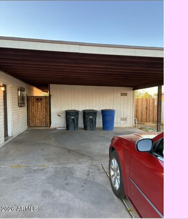 Photo - 899 E Erie St