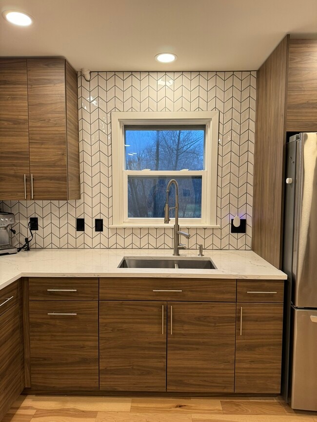 Photo - 13814 W Robin Trl