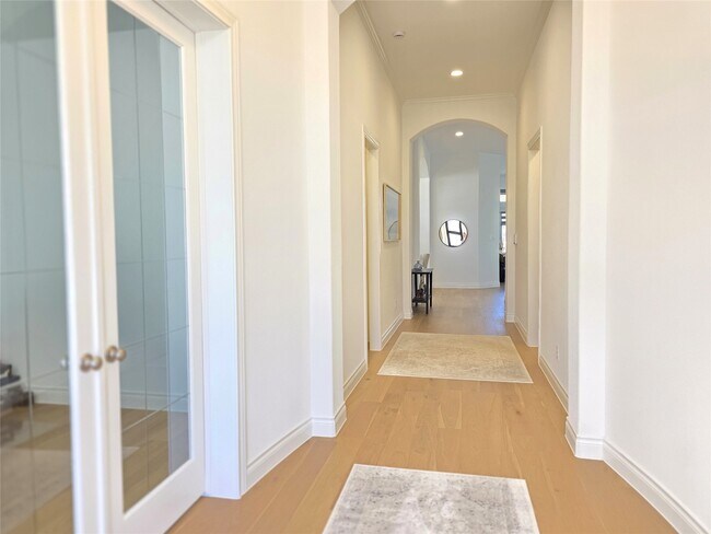 Photo - 22045 Gateway Arch Dr