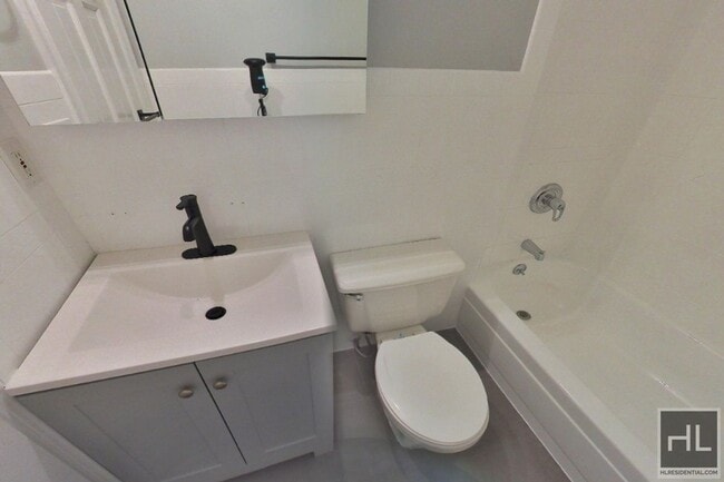 Photo - East 13th Street Unidad 5A