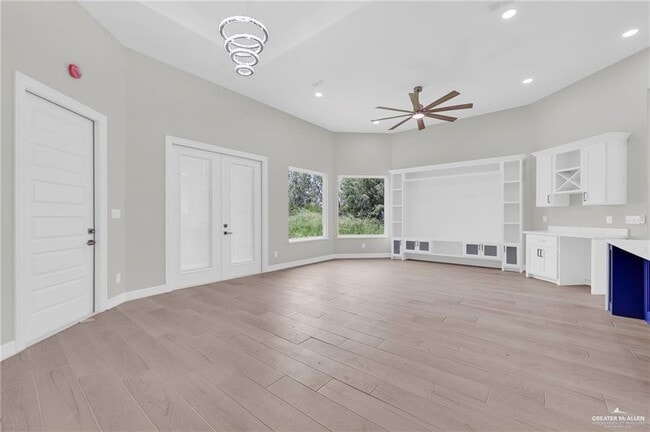 Photo - 8 Makayla Dr