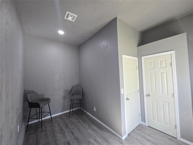 Photo - 3425 Willow Creek Dr
