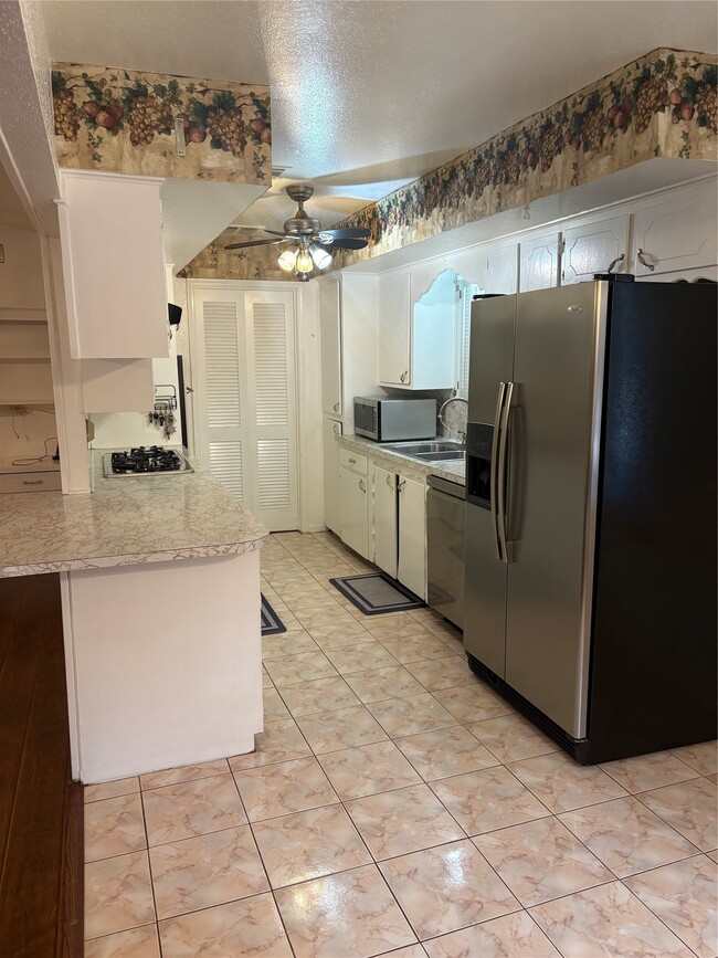 Photo - 8450 Bigwood St