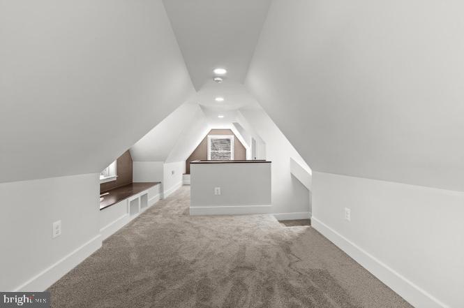 Photo - 404 Lyman Ave