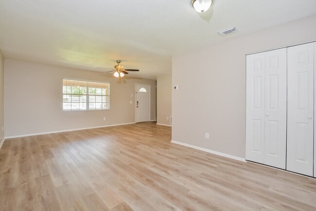 Photo - 670 Hibiscus Rd