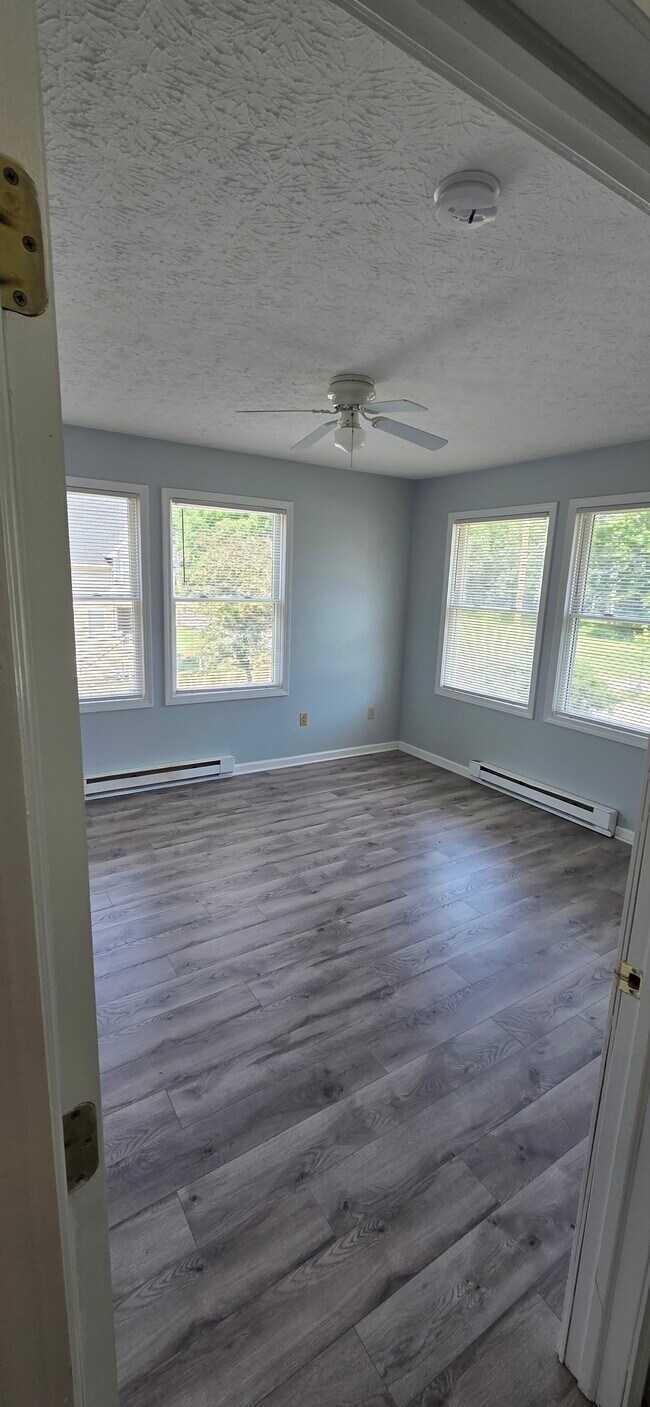 Photo - 126 E Lorain St