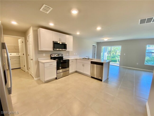 Building Photo - 19033 Bartow Blvd