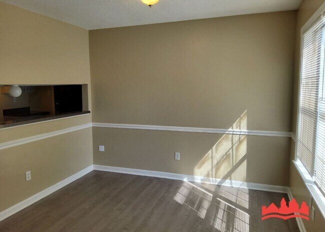 Photo - 3902 Ross Rd