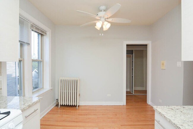 Photo - 4232 N Paulina St Unit J06W