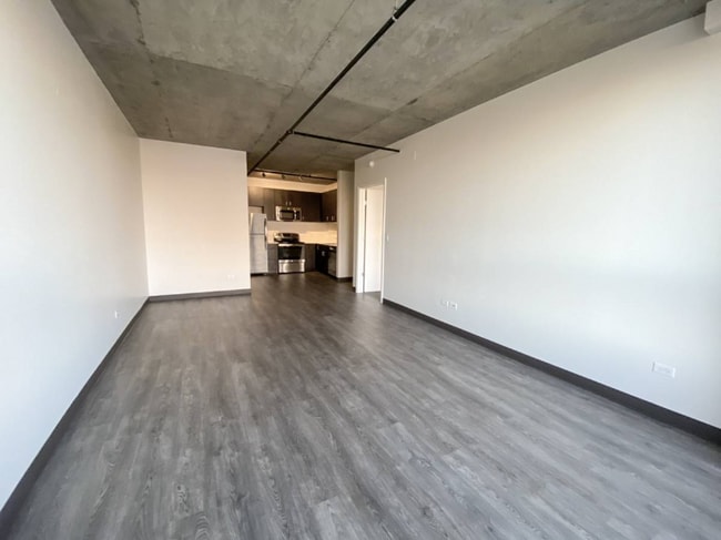 Photo - 3198 N Clark St