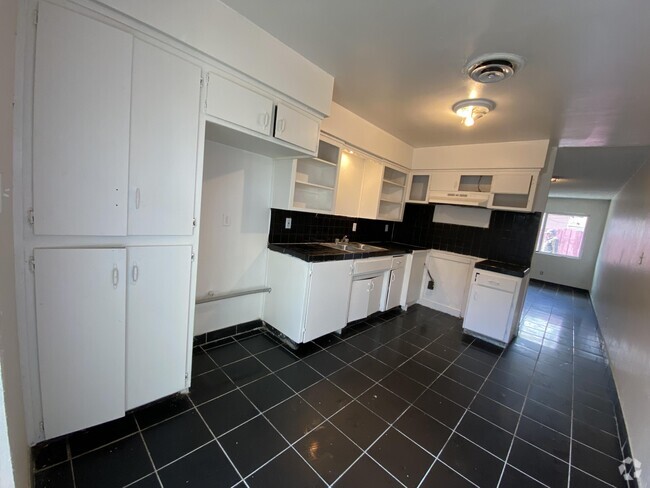 Building Photo - 1108 Monterey St Rental